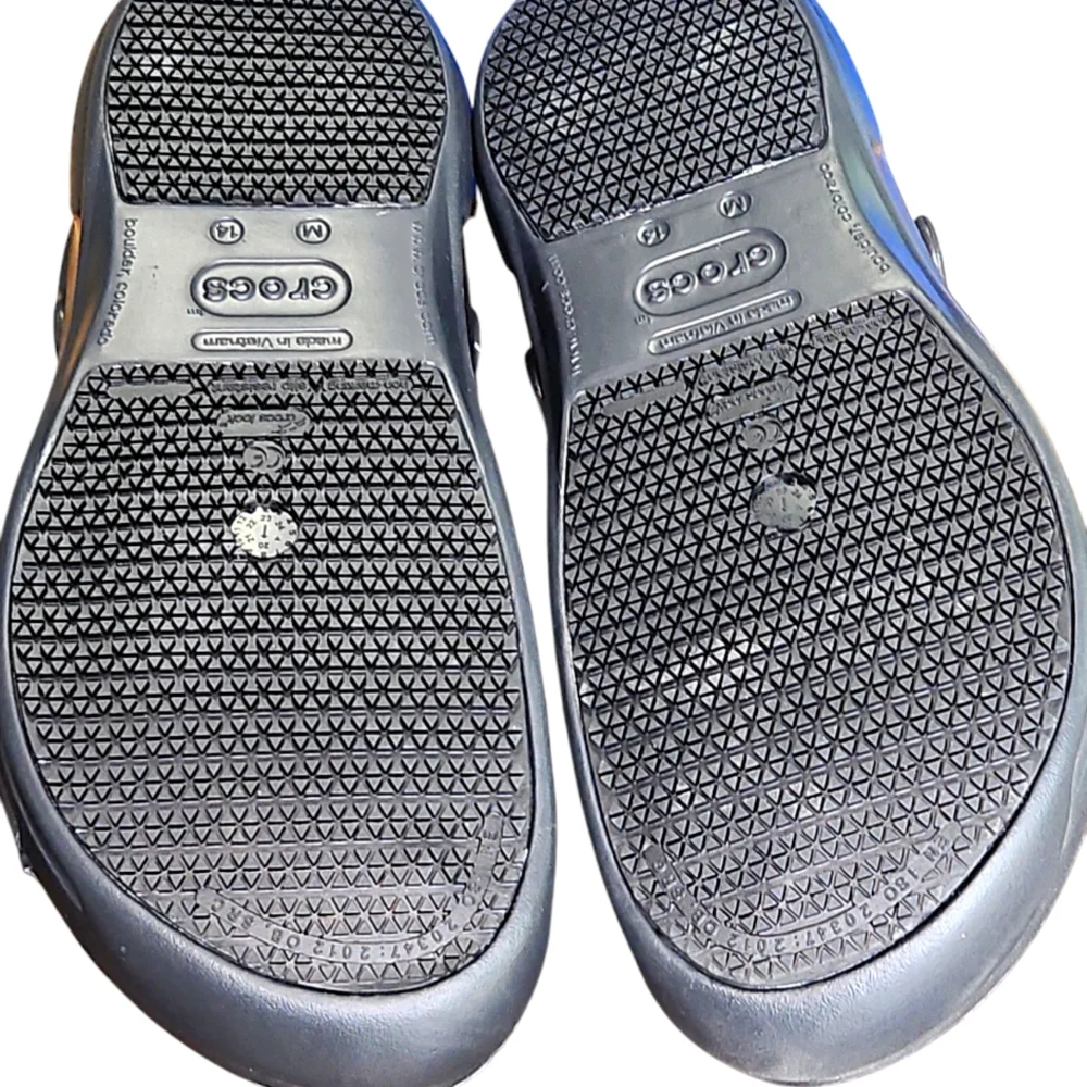 CROCS Men's Black Loafers & Slip-Ons NWT M 14 - Picture 4 of 5